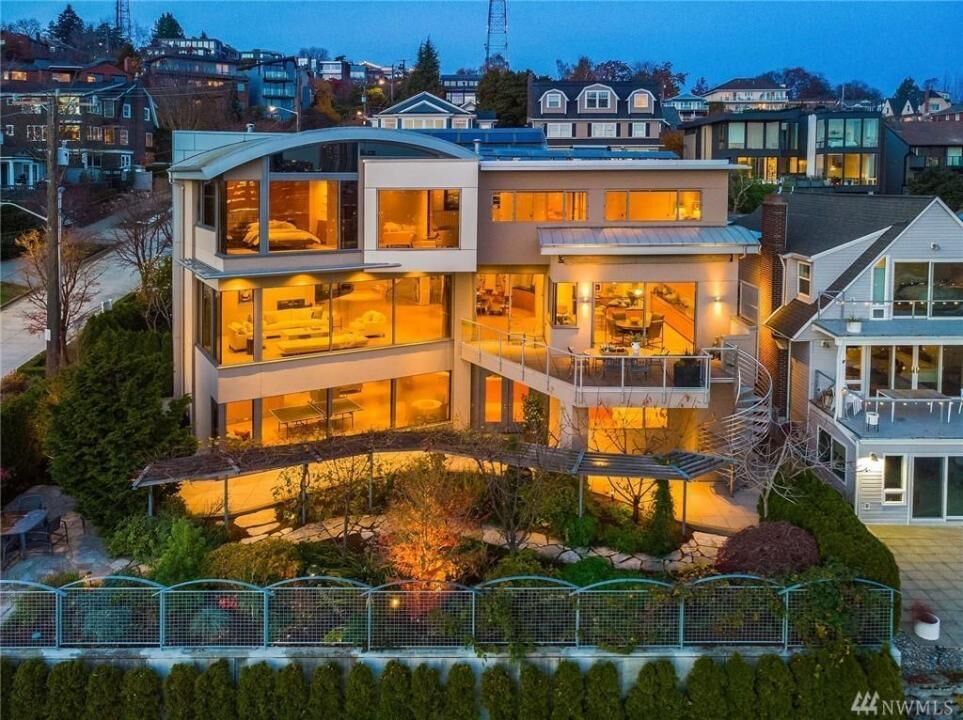#37. 300 Ward St, Seattle